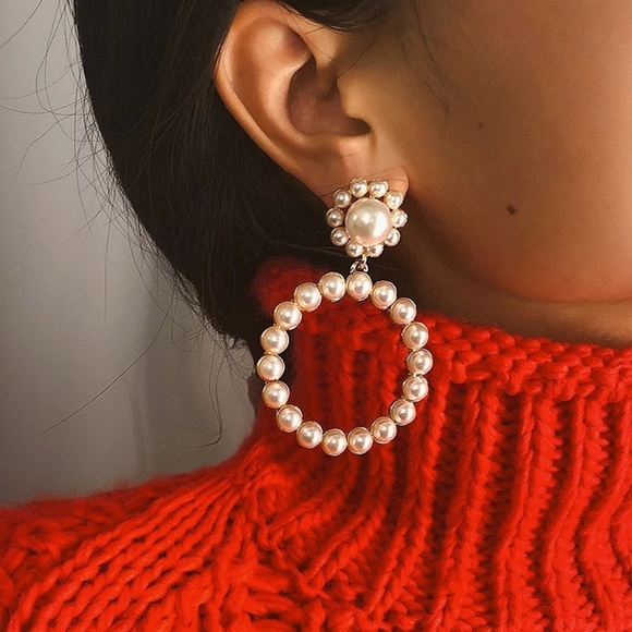 Jewelry - ❤Oversized Pearl earrings